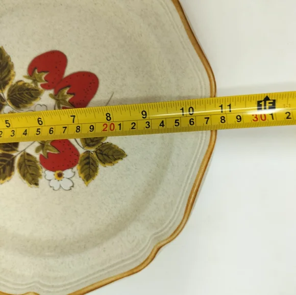 Vintage MIKASA Strawberry Festival Dinner Plate 10 3/4" EB 801 Pattern Set Of 2 - Picture 7 of 9